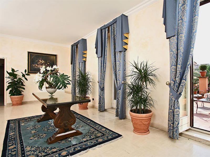 Domus Romana Hotel 4*