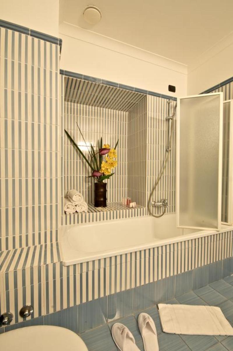 Domus Romana 4*